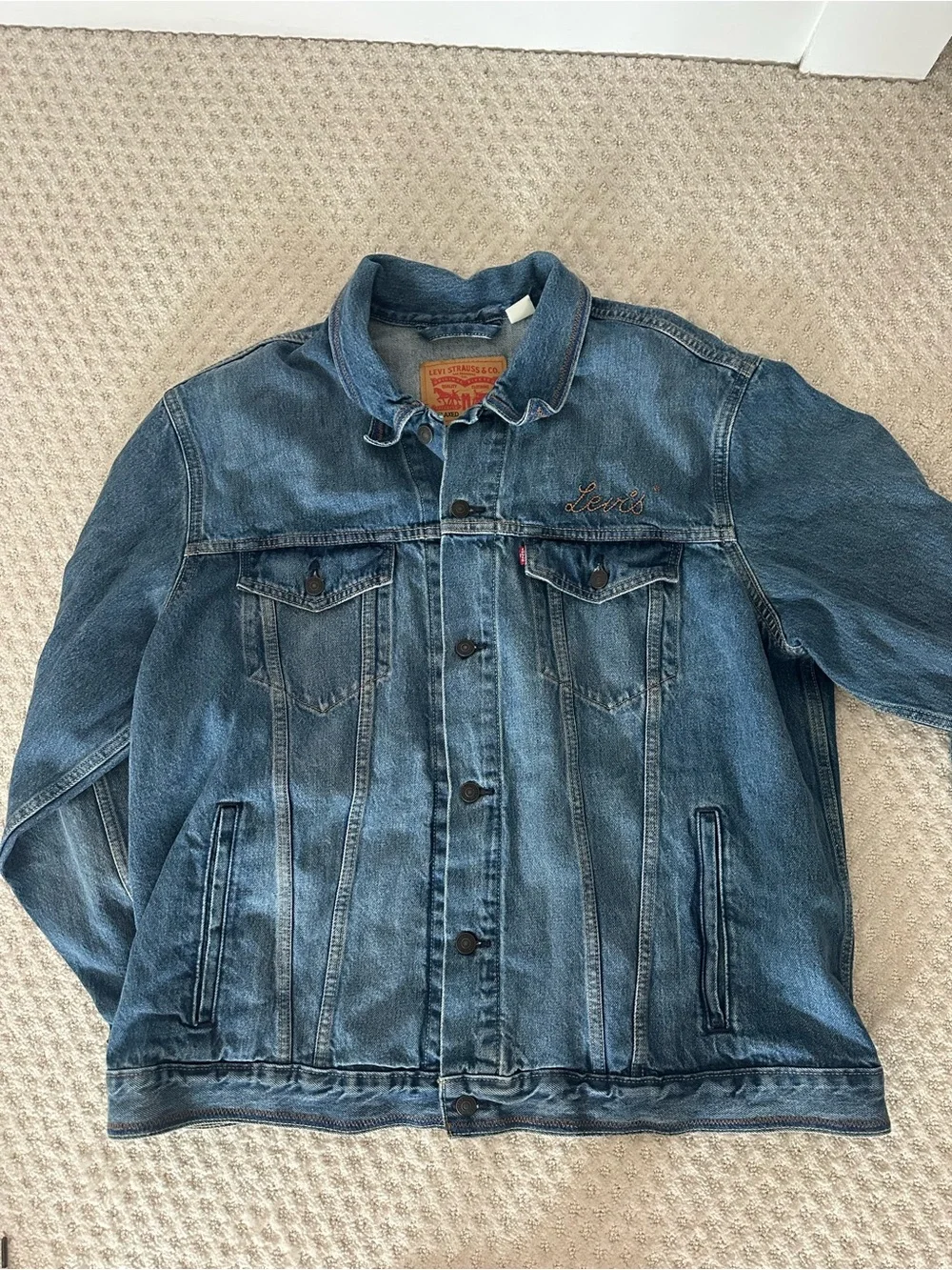 Levi's Men's Medium Blue Denim Jacket with Chest Pockets